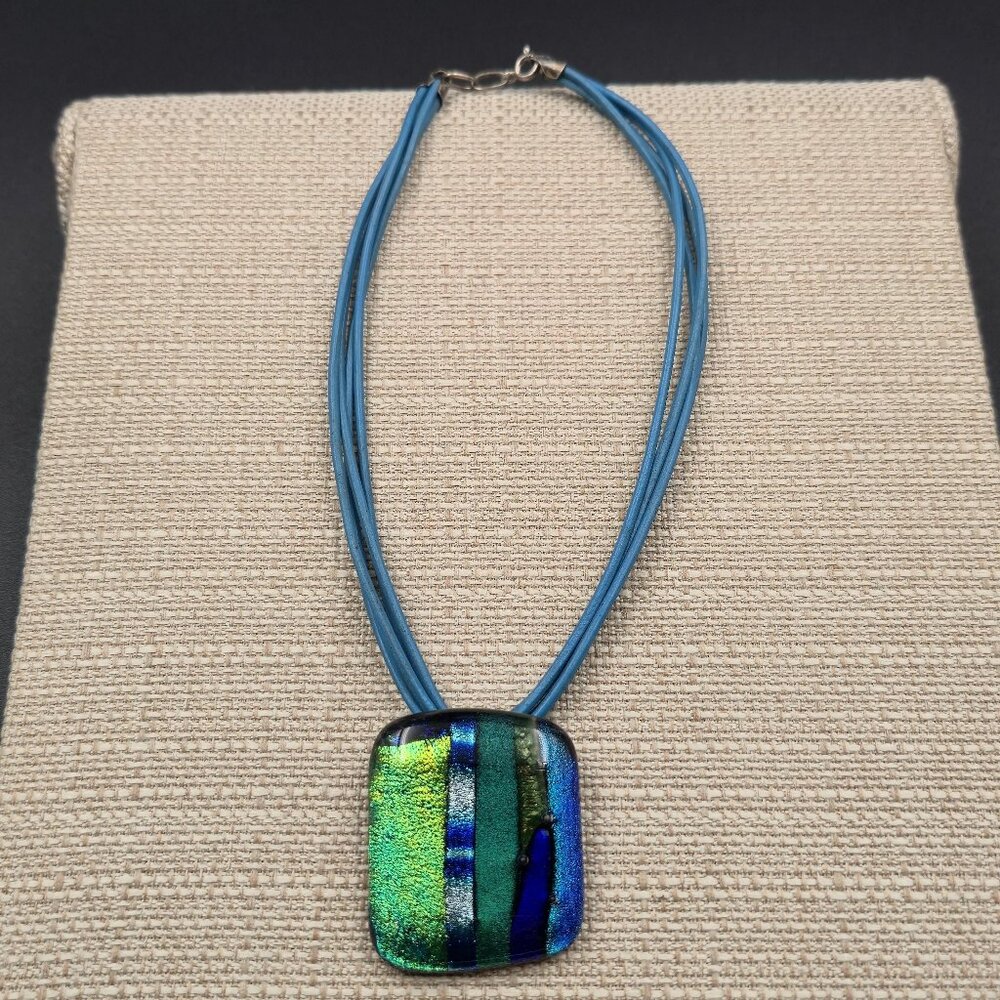 15 Inch Sterling Silver And Blue Leather Glass Pendant Necklace B928